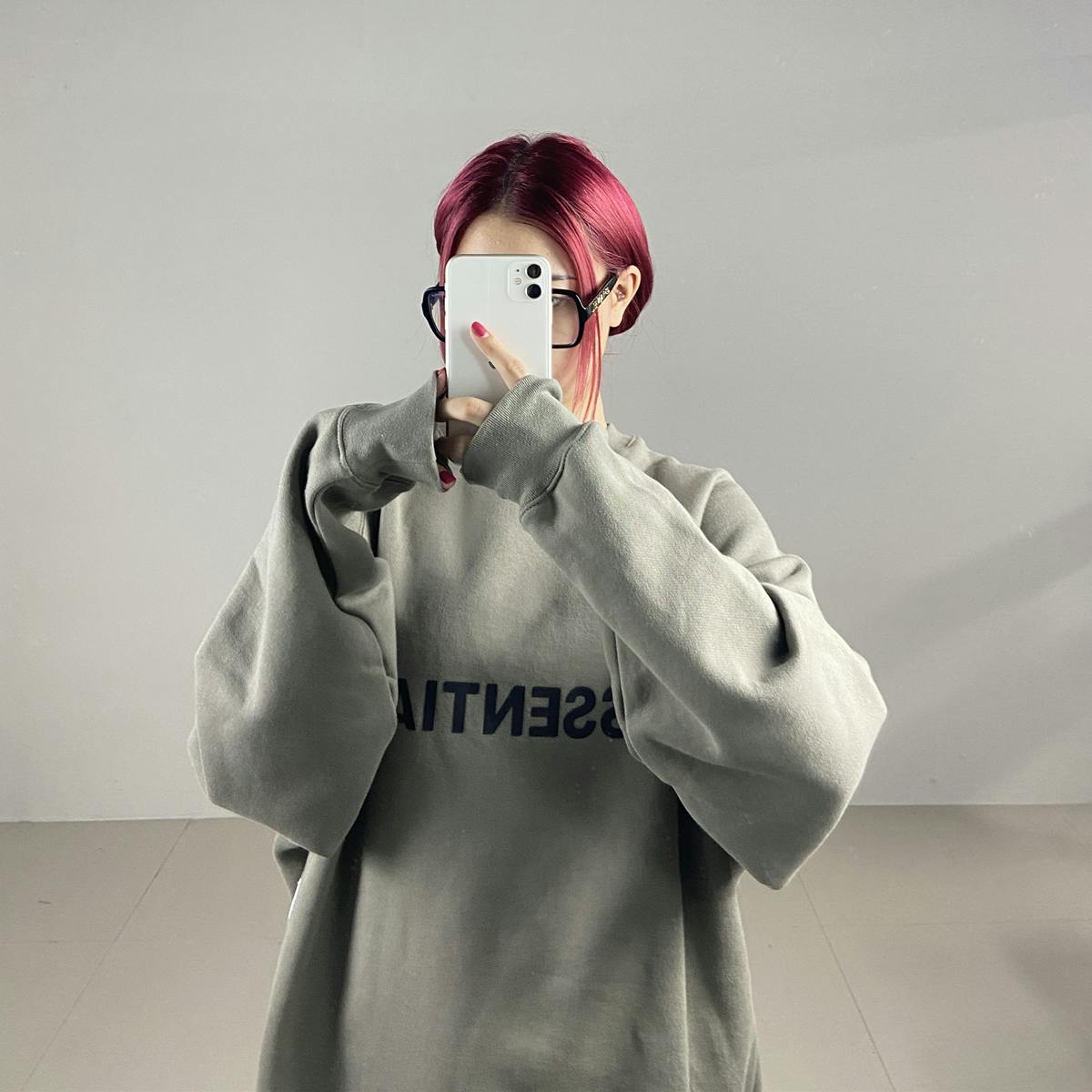 Fear of God ESSENTIALS 3D Silicon Applique Crewneck Gray Flannel/Charcoal Fear of God ESSENTIALS 3D Silicon Applique Crewneck Gray Flannel/Charcoal